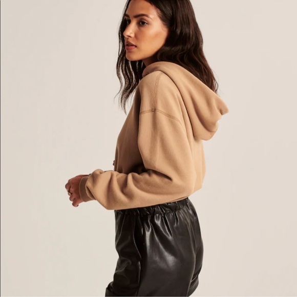 Abercrombie & Fitch High Low Crop Hoodie - Picture 2 of 14